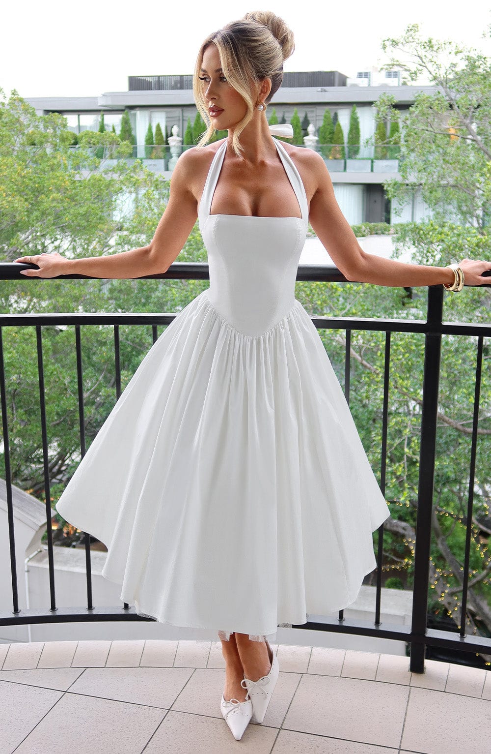 Lilly — view 1