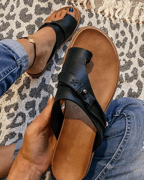 Doriine | Women's Flat Toe Loop Sandals Cushioned Footbed Slides — Black