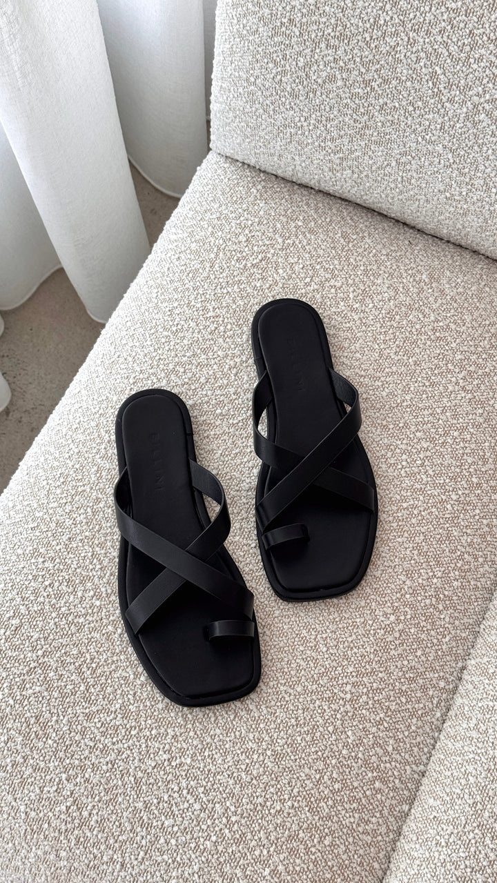 Ionecine | Women's Casual Stretch Slide - Black Tops — 1