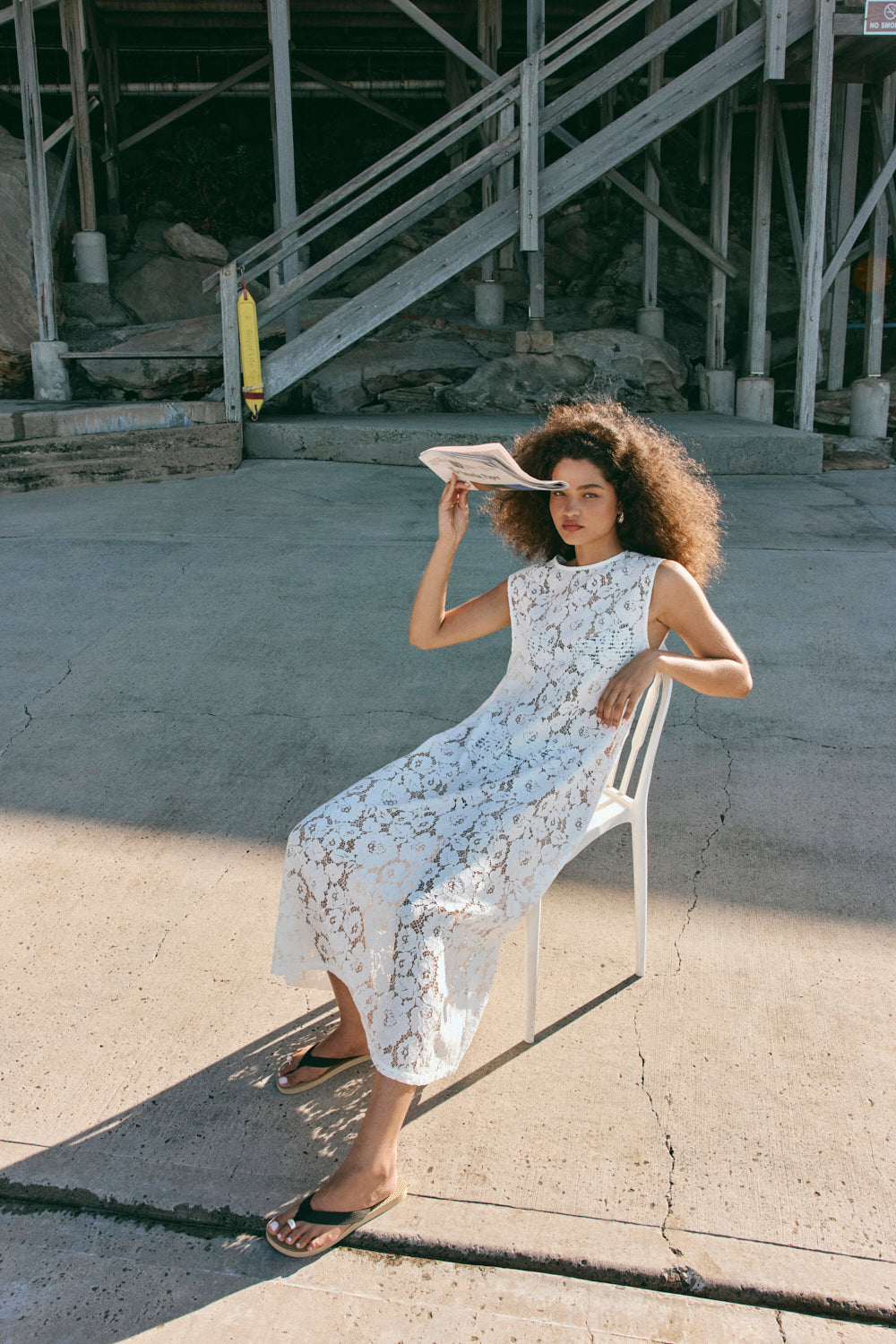 Livria | Women's Elegant Lace Midi Dress White — 2