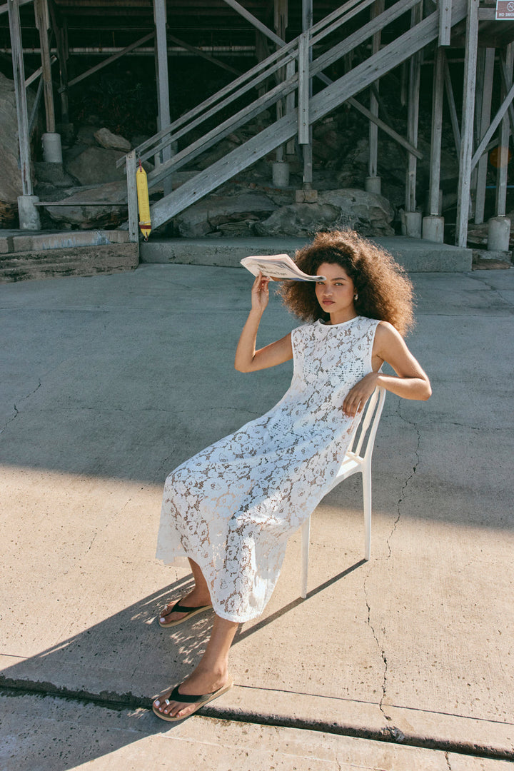 Livria | Women's Elegant Lace Midi Dress White — 2